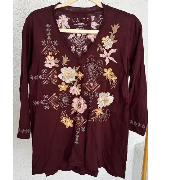 NWT Anthropology by Caite Tees Women's Burgundy Embroidered Shirt - Size Small - Picture 1 of 10